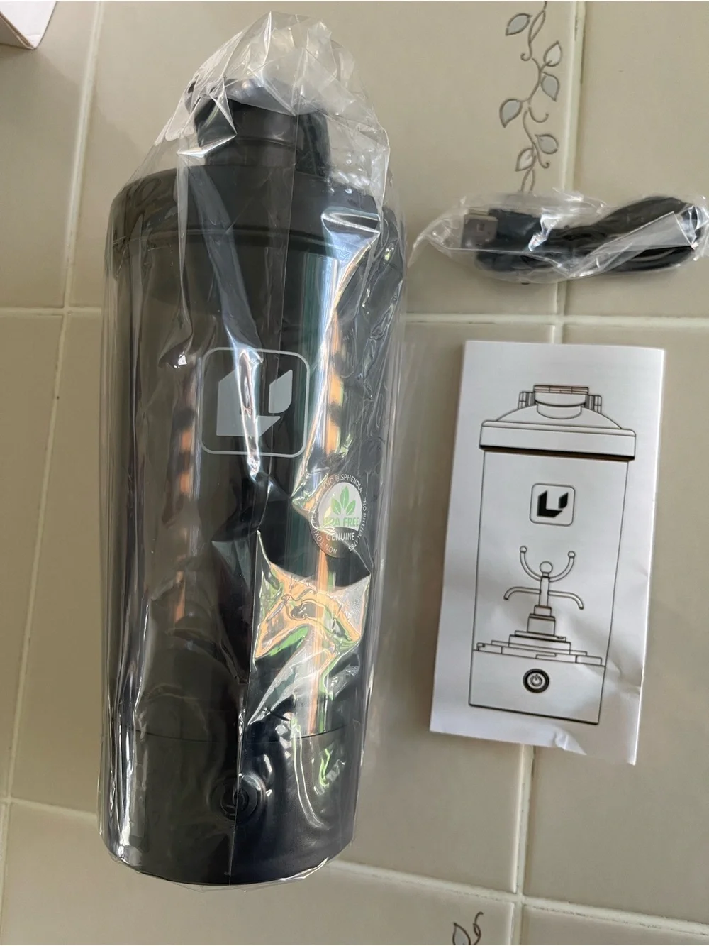 Portable Electric Protein Shaker Bottle - Midnight Black